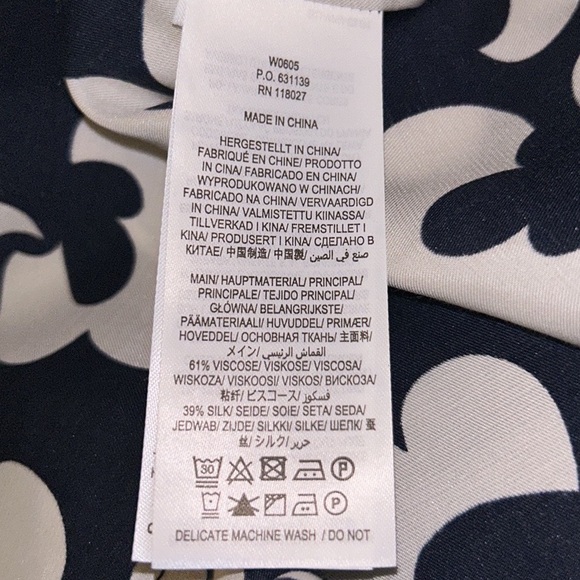 Boden Ravello Silk Blend Navy Blue & White Floral Print Pleated Top - 8 - Picture 10 of 13